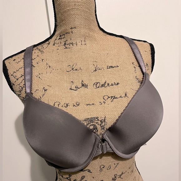 torrid Other - Like new used Torrid front closure Bra 40C lacy gray women’s curvy light padding